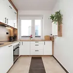 Family In Center With Air Conditioning And View By Renters Apartment Rzeszow