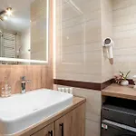 Family In Center With Air Conditioning And View By Renters