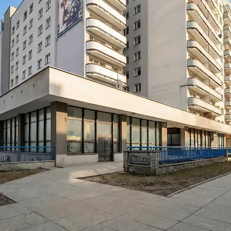 Family In Center With Air Conditioning And View By Renters Apartment Rzeszów