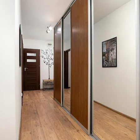 Family In Center With Air Conditioning And View By Renters Apartment Rzeszów