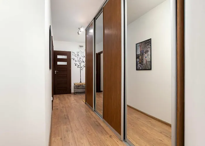 Family In Center With Air Conditioning And View By Renters Apartment Rzeszów